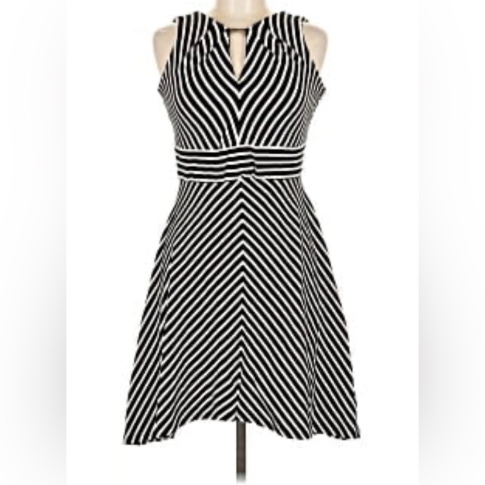 White House Black Market Black and White Chevron Dress